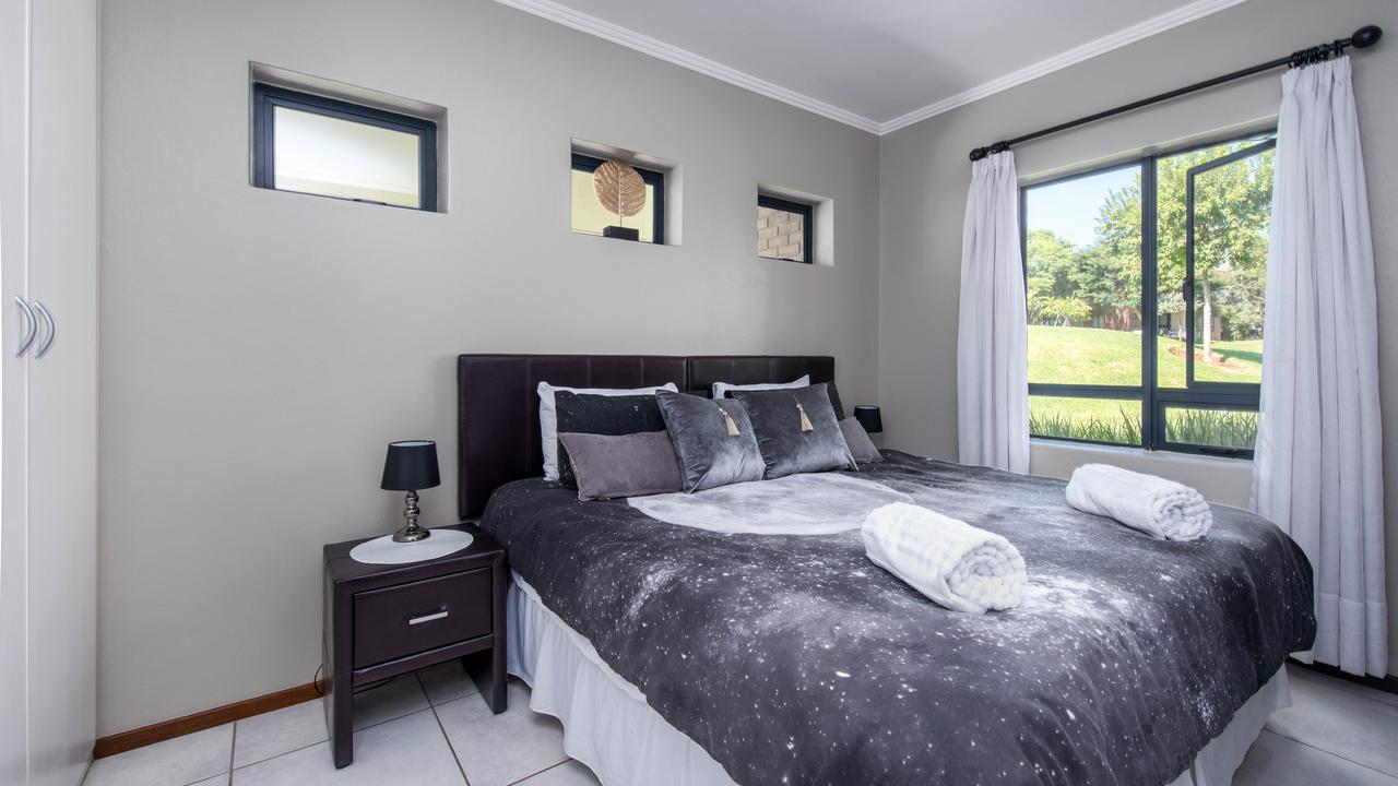 Jozistay @ Jackal Creek Apartments 루드푸르트 외부 사진